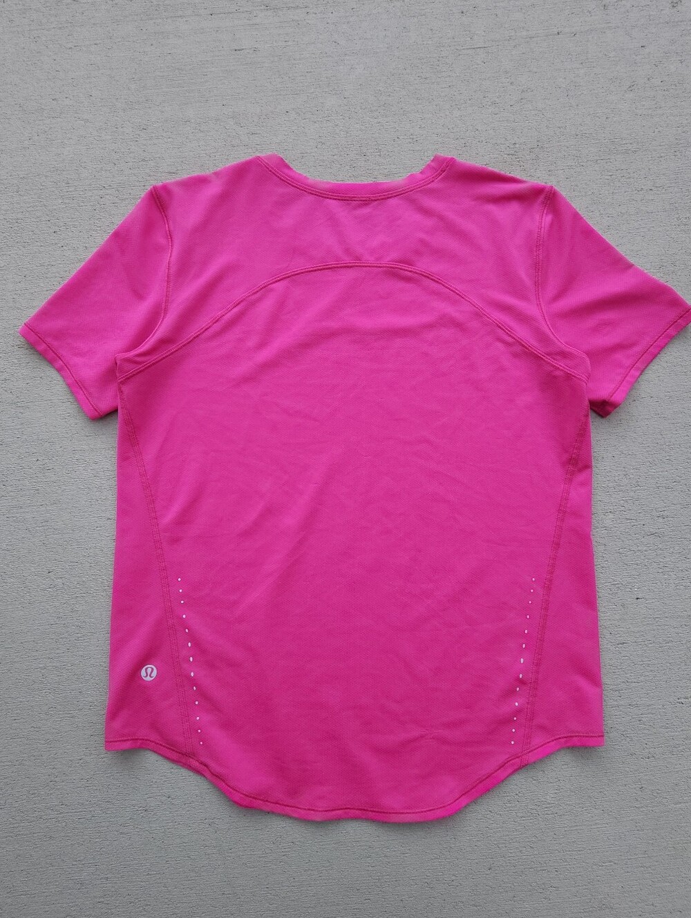Lululemon High Neck Running and Training T-Shirt Color Rippened Raspberry Size S - Picture 8 of 8